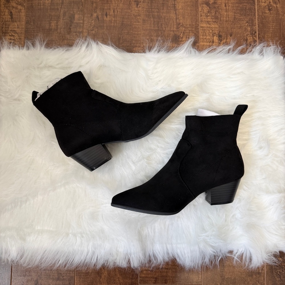 Qupid Womens Faux Suede Ankle Boots Size 6.5 Black Block Heel Bootie Pointy Toe